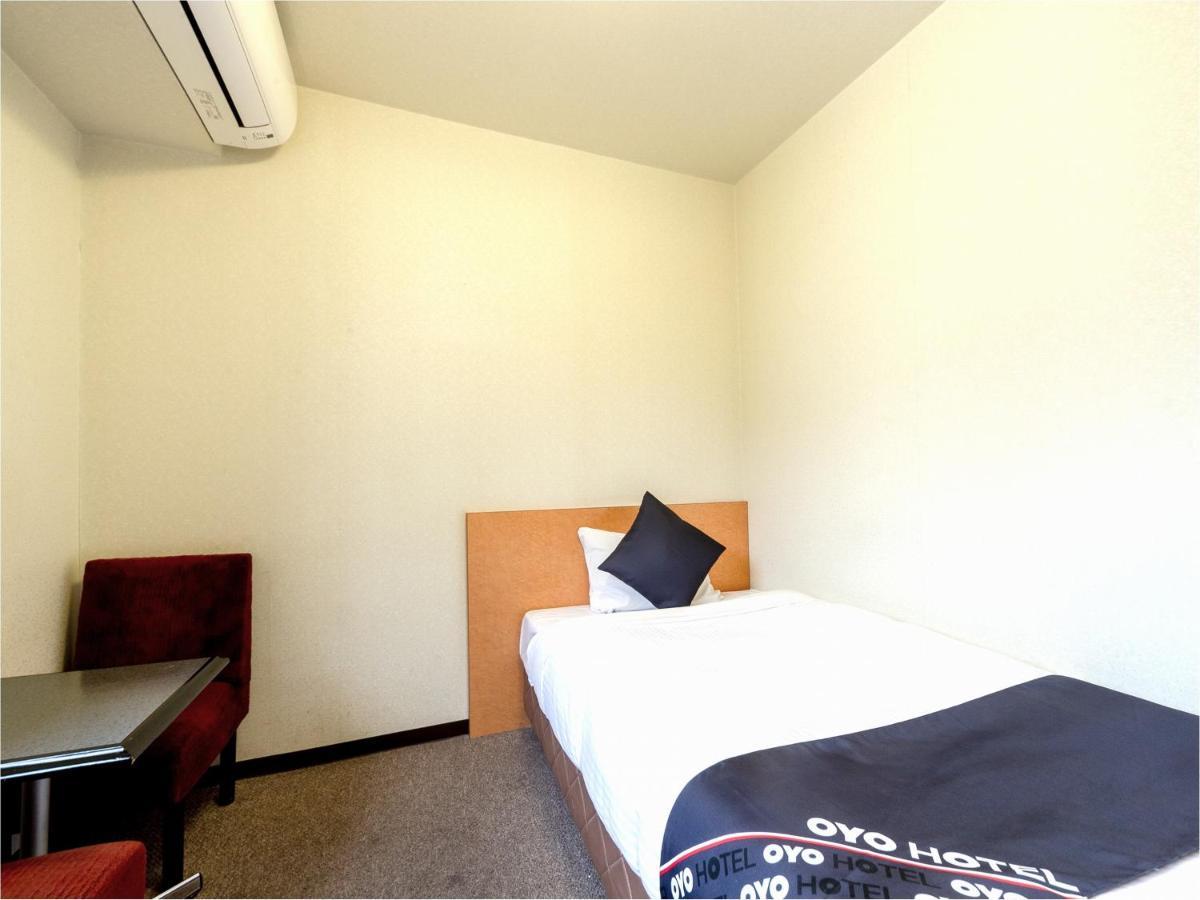 Business Hotel Yanagi Kitakyushu Kokura Экстерьер фото